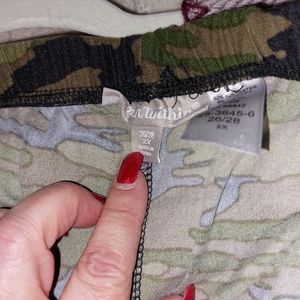 Woman within, 2X, Camouflage